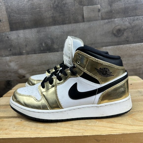jordan aj 1 mid se metallic gold